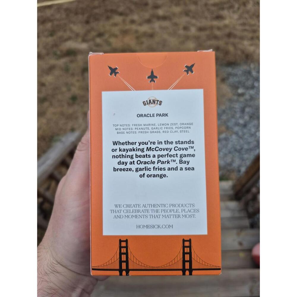 NEW IN BOX HOMESICK CANDLE 13.75oz, GIANTS ORACLE PARK MLB Collectible - Picture 3 of 6